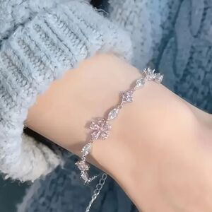Elegant Floral Bracelet